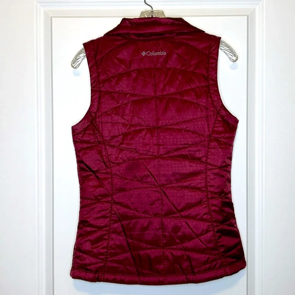 Columbia Women’s Boston College Omni-Heat Puffer Vest Great condition size XS - Picture 4 of 11